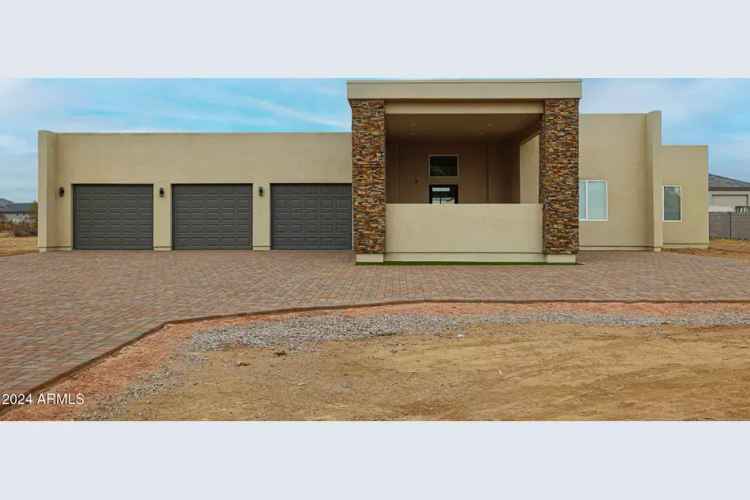 Luxury Open Concept Custom Home with Mountain Views