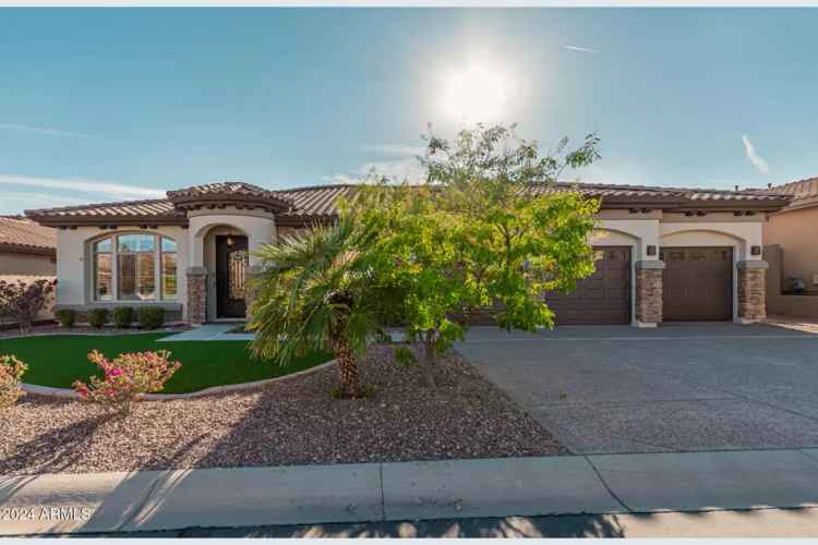 Luxury 4-Bedroom Home in Foothills Reserve Sunrise