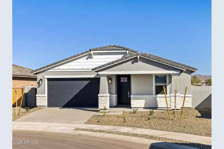 New Energy-Efficient Home with Community Amenities