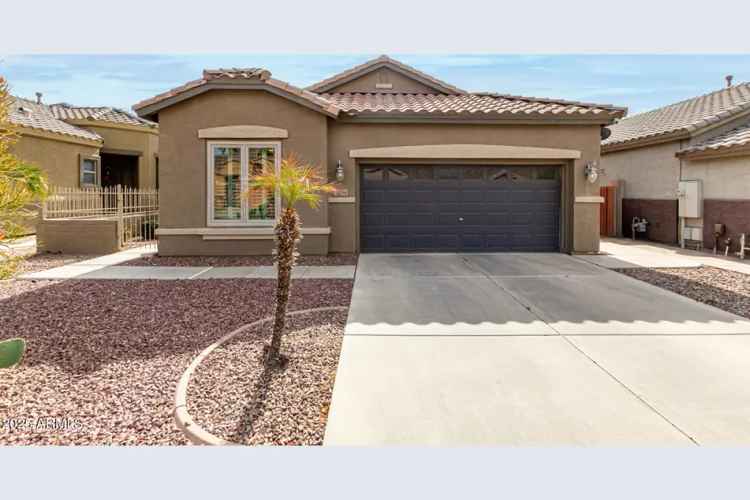 3-Bedroom 2-Bathroom Home with Pool and Modern Kitchen