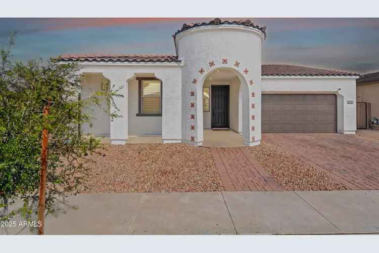 Charming 4-Bedroom Home with Amazing Backyard and Convenient Location