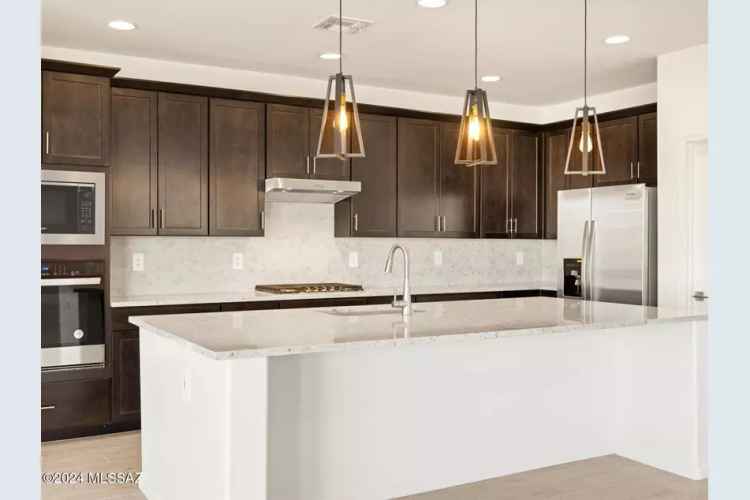 3 Bed 2.5 Bath Home with Open Layout and Community Amenities