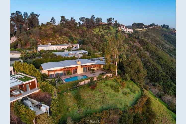 House For Sale , 1470, Laurel Way, Beverly Hills, California