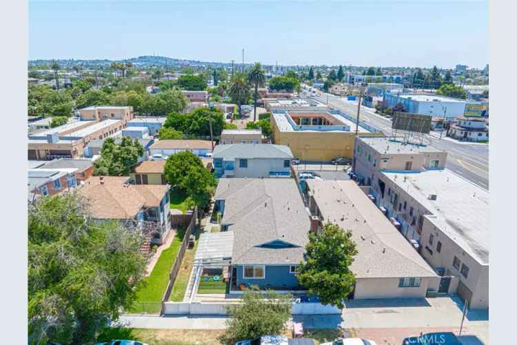 3-Unit Property in Long Beach High Returns Close to Beach