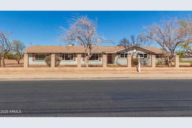 2300 Sqft House with 1000 Sqft Apartment - 5 Beds, 3 Baths