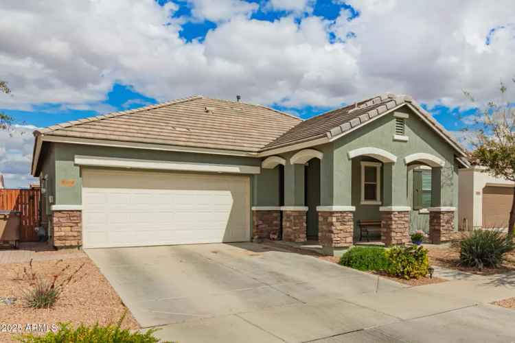 3 Bed 2 Bath Single Level Home in Queen Creek's Meridian Community