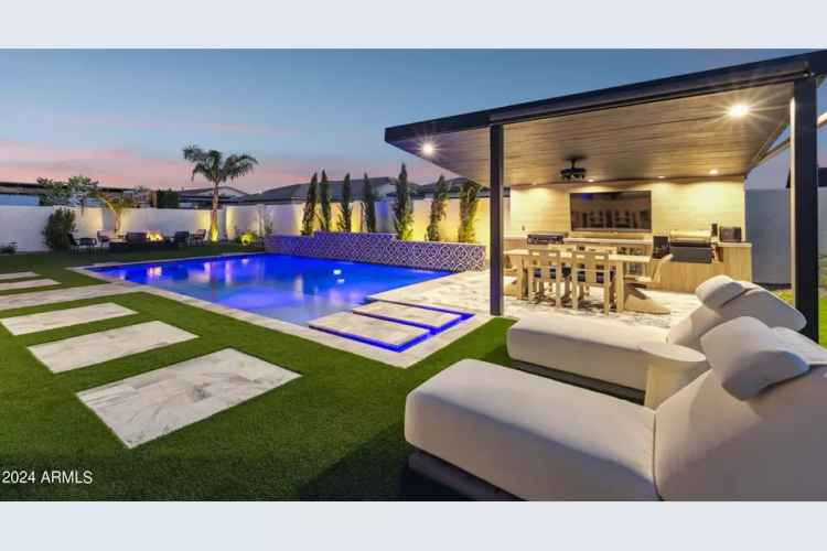 Luxury 4 Bed 3.5 Bath Home in Queen Creek
