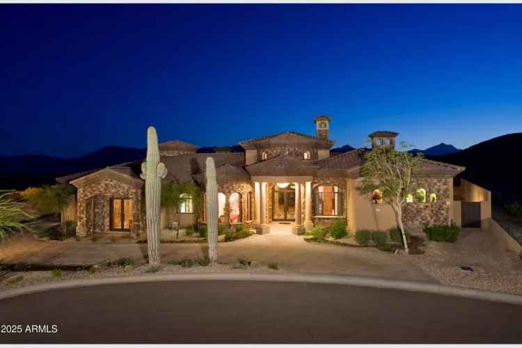 Luxury 5-Bedroom Estate in Calabrea with Mountain Views