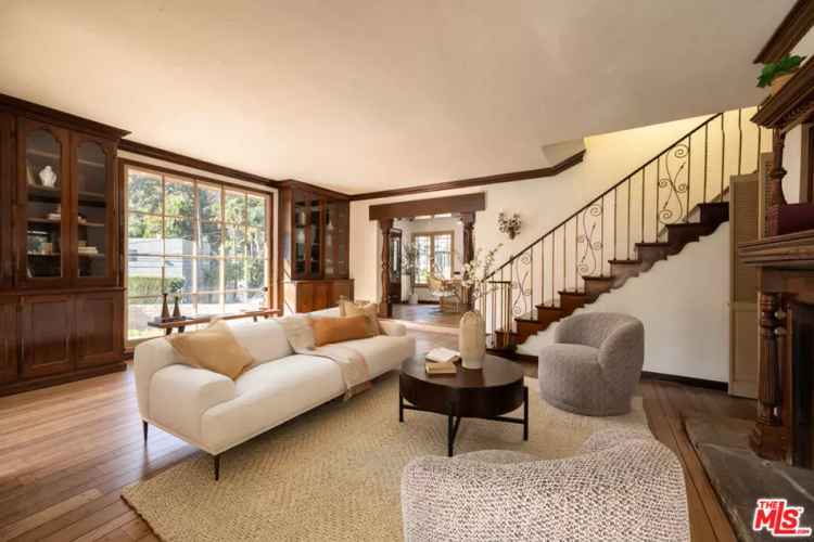 House For Sale , 2136, Benedict Canyon Drive, Beverly Hills, California