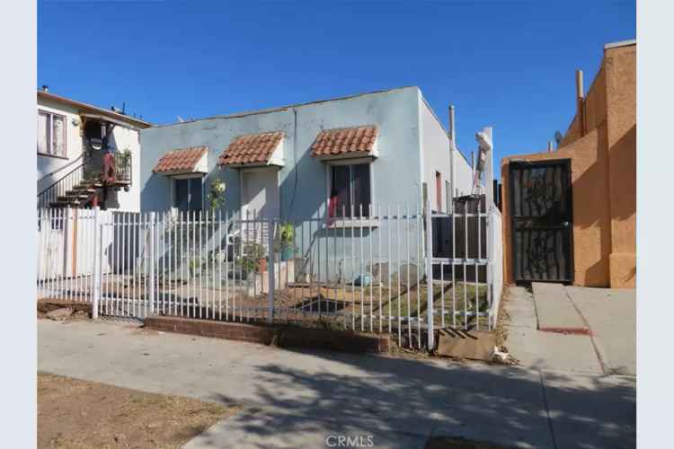 Fourplex Investment Close to Public Transport and Freeways
