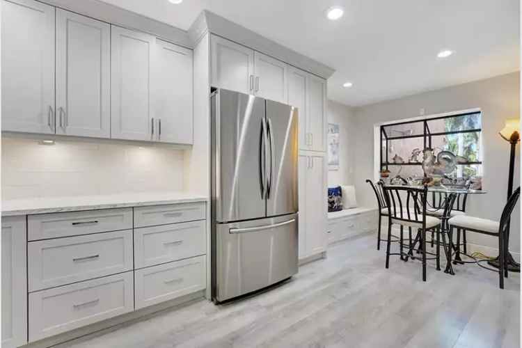 Renovated Townhouse with Golf Water Views PGA National
