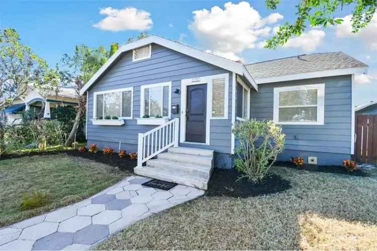 Historic Kenwood Bungalow 3 Bed 2 Bath Chef's Kitchen