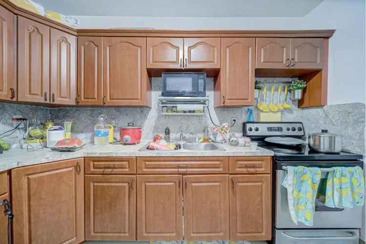 House For Sale , 627, Southwest 11th Avenue, Miami, Florida