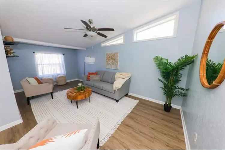 Four Bedroom Two Bathroom Home Near St Pete and Beaches