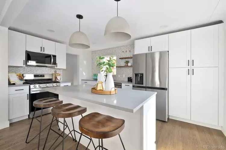 Denver Villa Park 2-Bedroom Home - Stunning Renovation