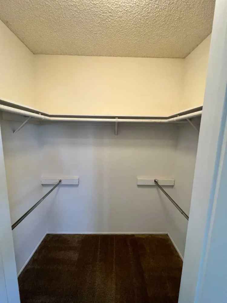 Updated 3-Story Condo near SDSU - Pool, Pet-Friendly