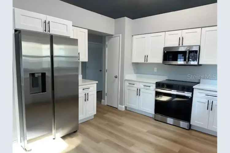 4-Bedroom 2-Bathroom Home Bloomingdale Hills New Roof