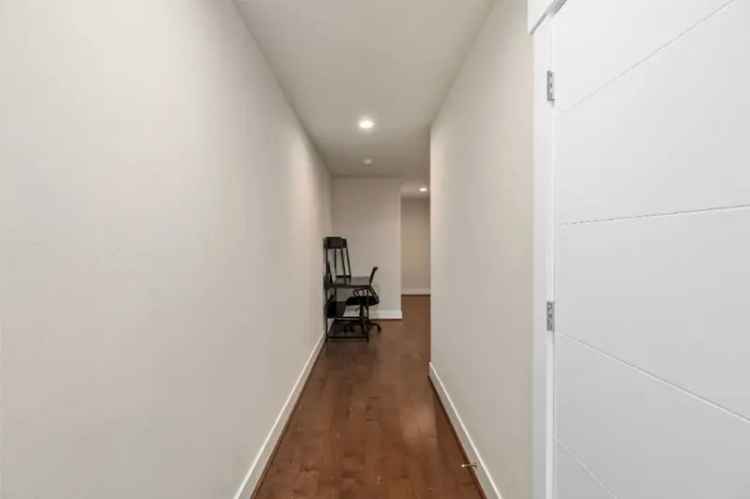 Furnished 1 Bedroom Apartment in Seattle Available November 1st