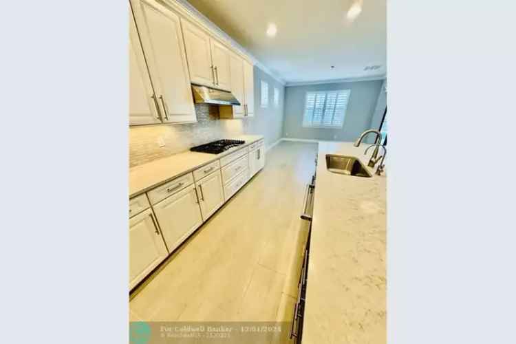House For Sale , 317, Southeast Huntington Circle, Port Saint Lucie, Florida