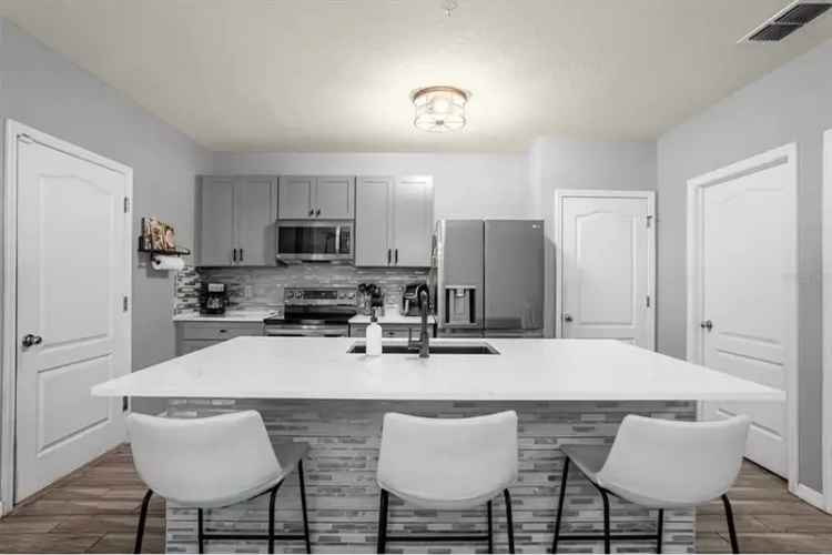 3 Bedroom 2.5 Bath Townhome Family Home Low Utility Bills