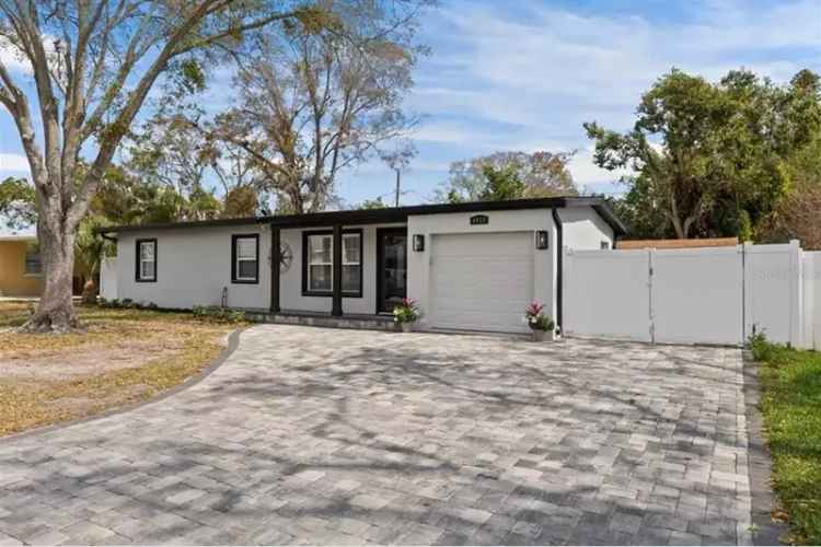 3 Bedroom 1 Bathroom Home in Saint Petersburg Coquina Key Island