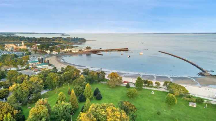 Beachfront 4 Bedroom Home in Rye, NY