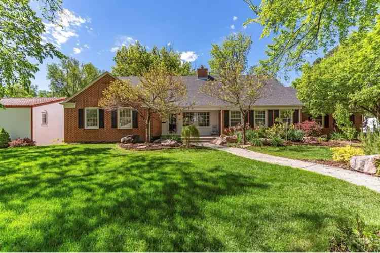 Aberdeen 7-Bedroom Home Luxury Living