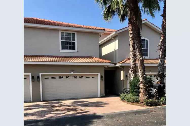Luxury Townhome in Gated Villas of San Marino