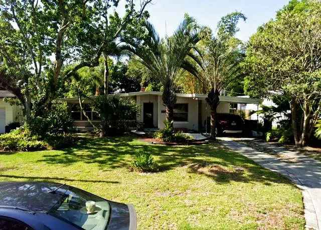 3-Bedroom 2-Bathroom Home in Orlando SODO - Fully Furnished