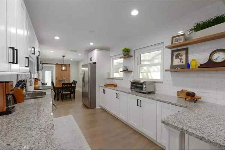 2-Bedroom St Petersburg Home  Remodeled Kitchen and Detached Garage