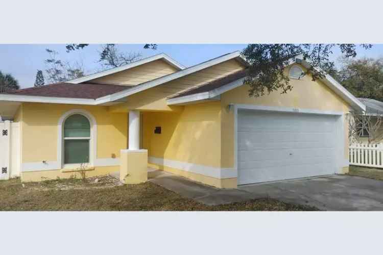 3 Bed 2 Bath Home with Solar Panels Near Beaches