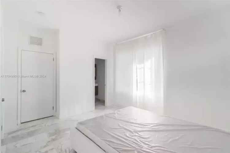 House For Sale , 922, Jefferson Avenue, Miami Beach, Florida