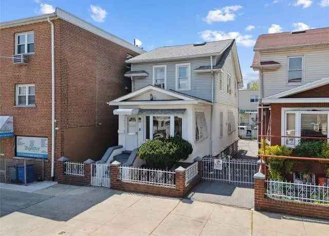 Spacious 4 Level House in Parkchester with Detached Garage