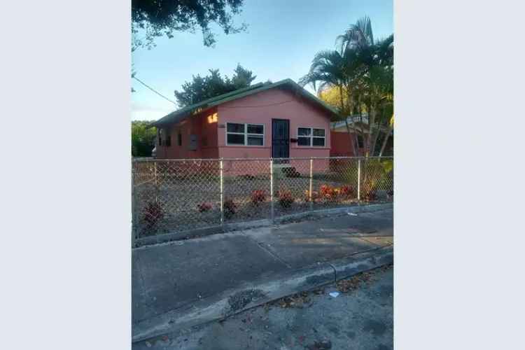 2-Bedroom 1-Bathroom Single Family Home in Prime Miami Location