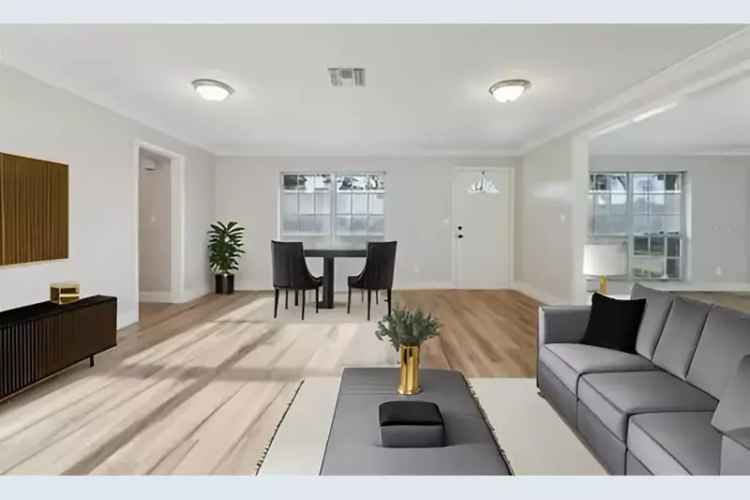 Executive Home in Broadwater St Petersburg 3 bed 2 bath