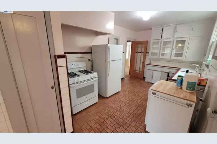 Inner Richmond 1 Bed 1 Bath Home with Expansion Potential