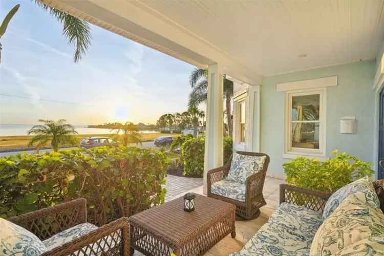 Stunning Waterfront Home in St Pete with Guest House