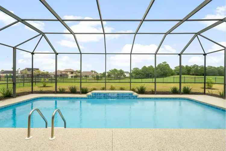 Luxury 4-Bedroom Home near Beaches and Golf Course