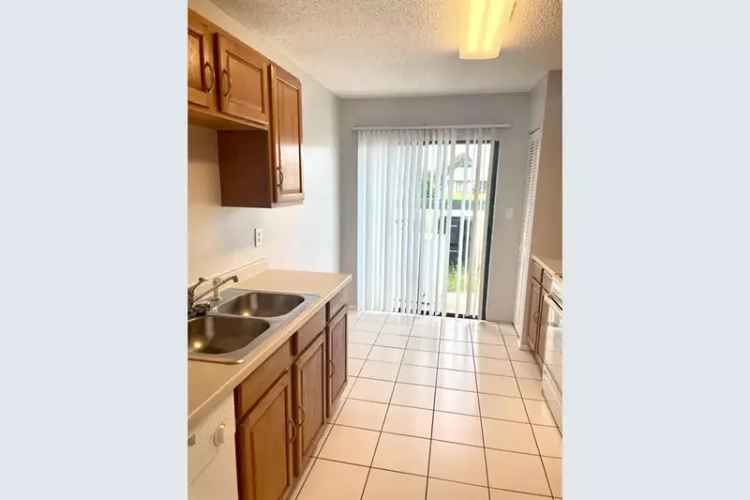 House For Sale , 560, Southwest Sara Boulevard, Port Saint Lucie, Florida