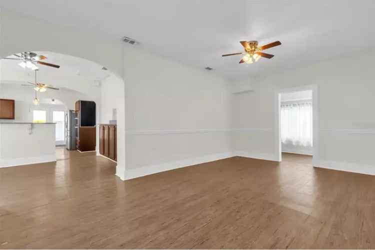 Modernized St Cloud Bungalow Near Lakefront Park