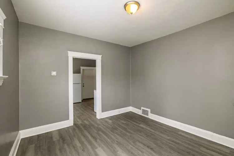 Newly Renovated Cleveland Duplex Apartment