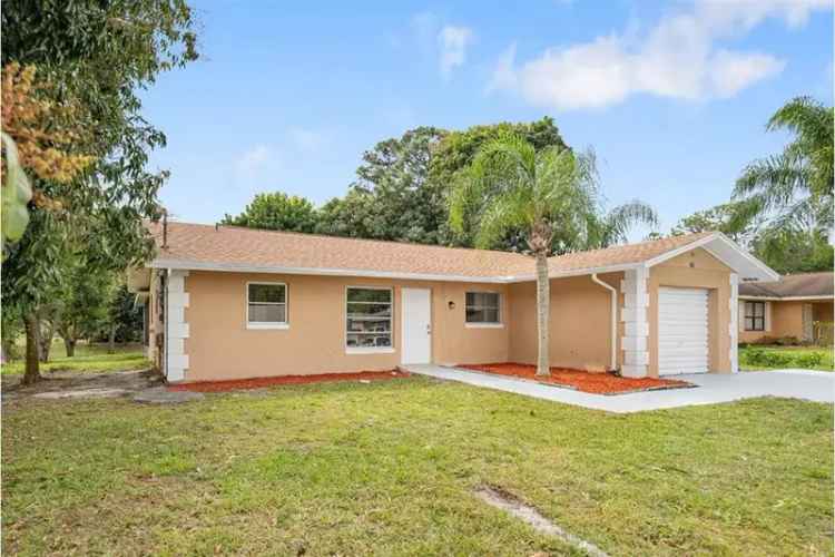 House For Sale , 380, Southeast Crosspoint Drive, Port Saint Lucie, Florida