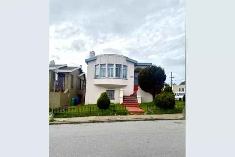 Charming 2-Bedroom Home Near Westwood Park