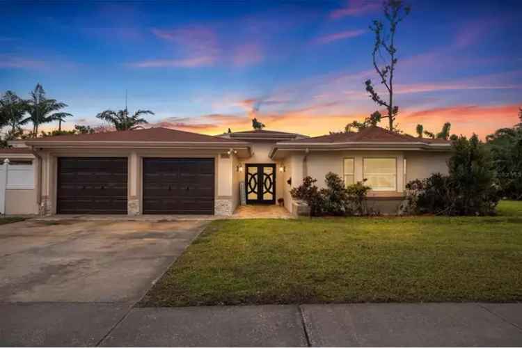 Stunning 3-Bedroom Home in Pinellas Point with Solar Panels