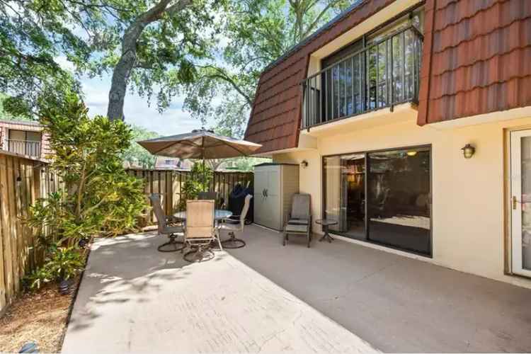 Updated Mansard Townhouse in Wedge Wood Palm Harbor