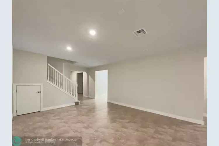 House For Sale , 744, Southeast Villandry Way, Port Saint Lucie, Florida