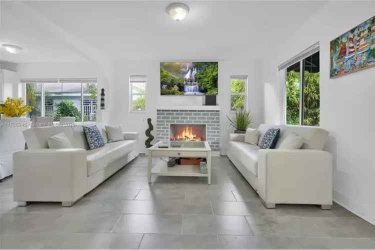 House For Sale , 126, Northwest 33rd Street, Miami, Florida