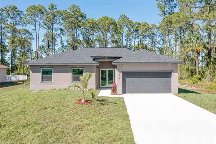 3 Bed 2 Bath Home with Den in Lehigh Acres