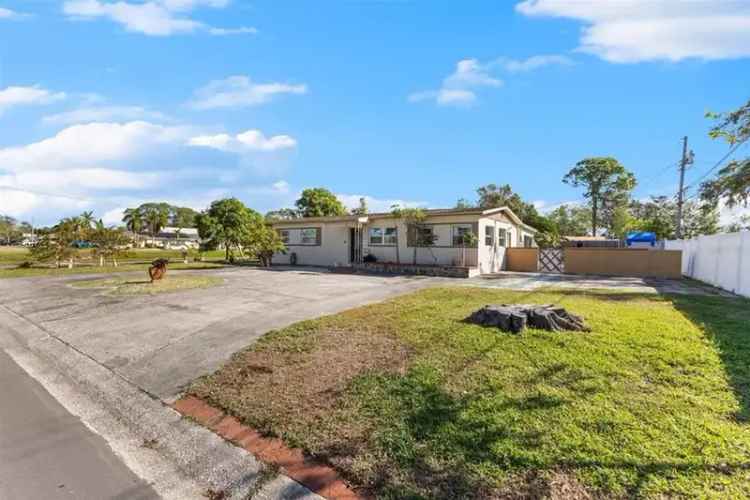 Charming Corner Lot Home Near Downtown St Pete and Beaches