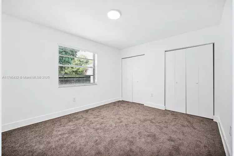 Renovated Allapattah Duplex - 2 Units - Rental Income